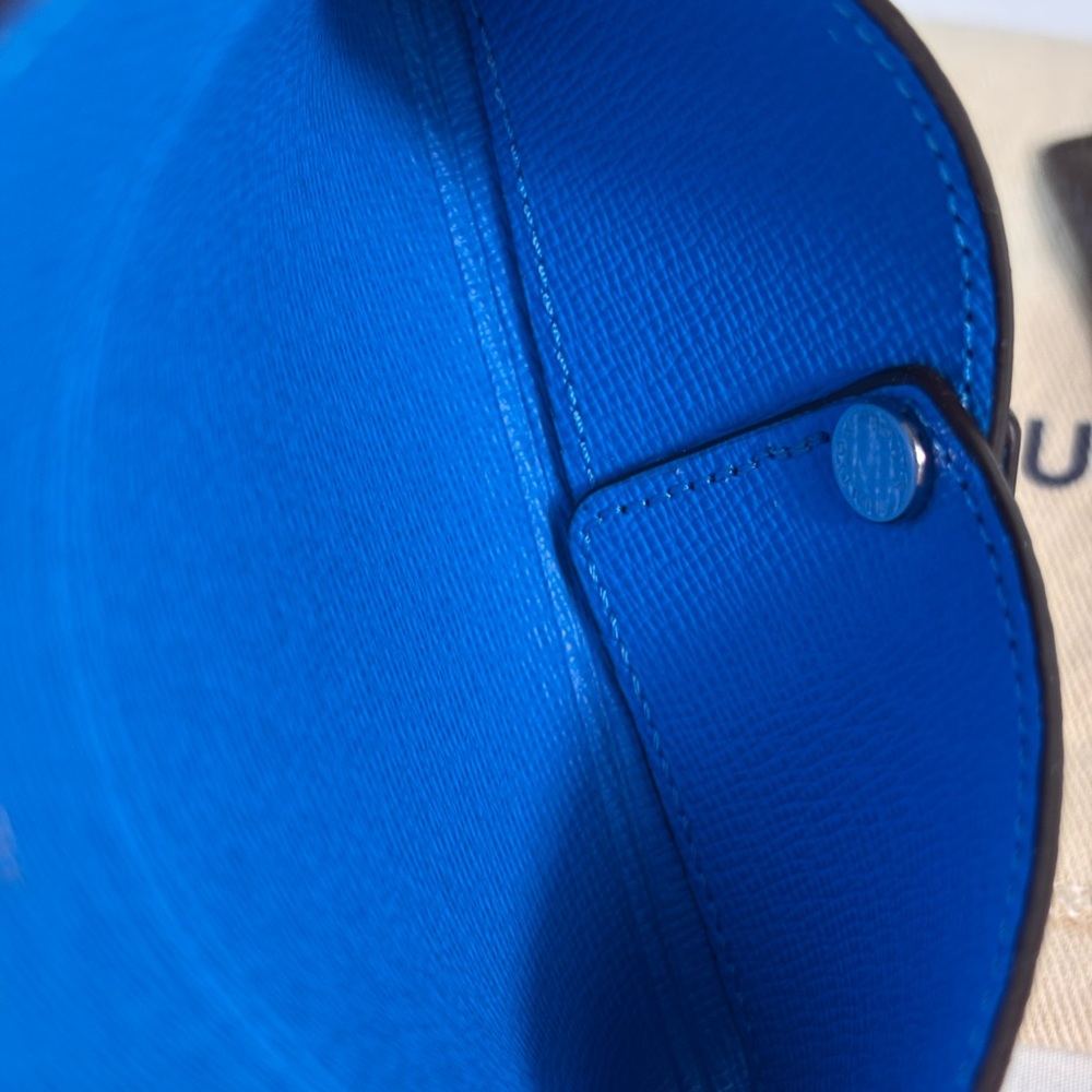 Gorgeous Louis Vuitton Kirigami Cardholder Sold - Picture 5 of 15